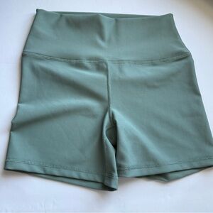 90 Degree By Reflex High-Waist Sage Everyday Shorts Size Large Gym Athleisure